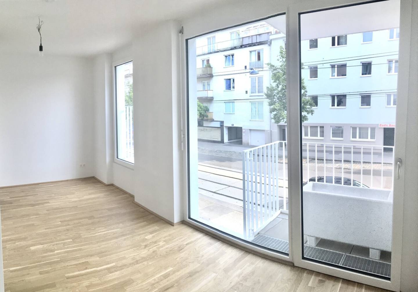 *TOP-MODERN* - Lichtdurchflutete Neubau-Wohnung mit Balkon in bester Lage