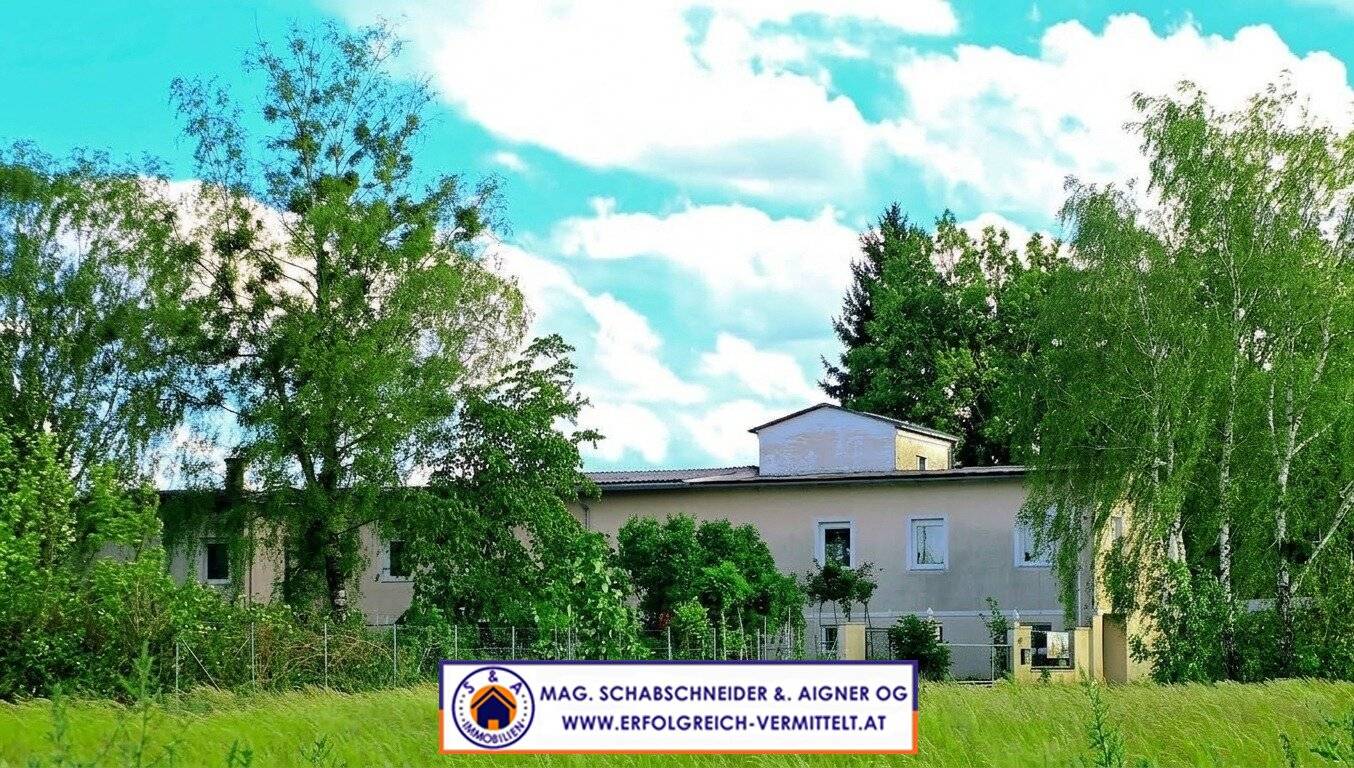 Multi-family house plus weir in 3370 Ybbs, in need of renovation, ideal for your project for € 285,000!