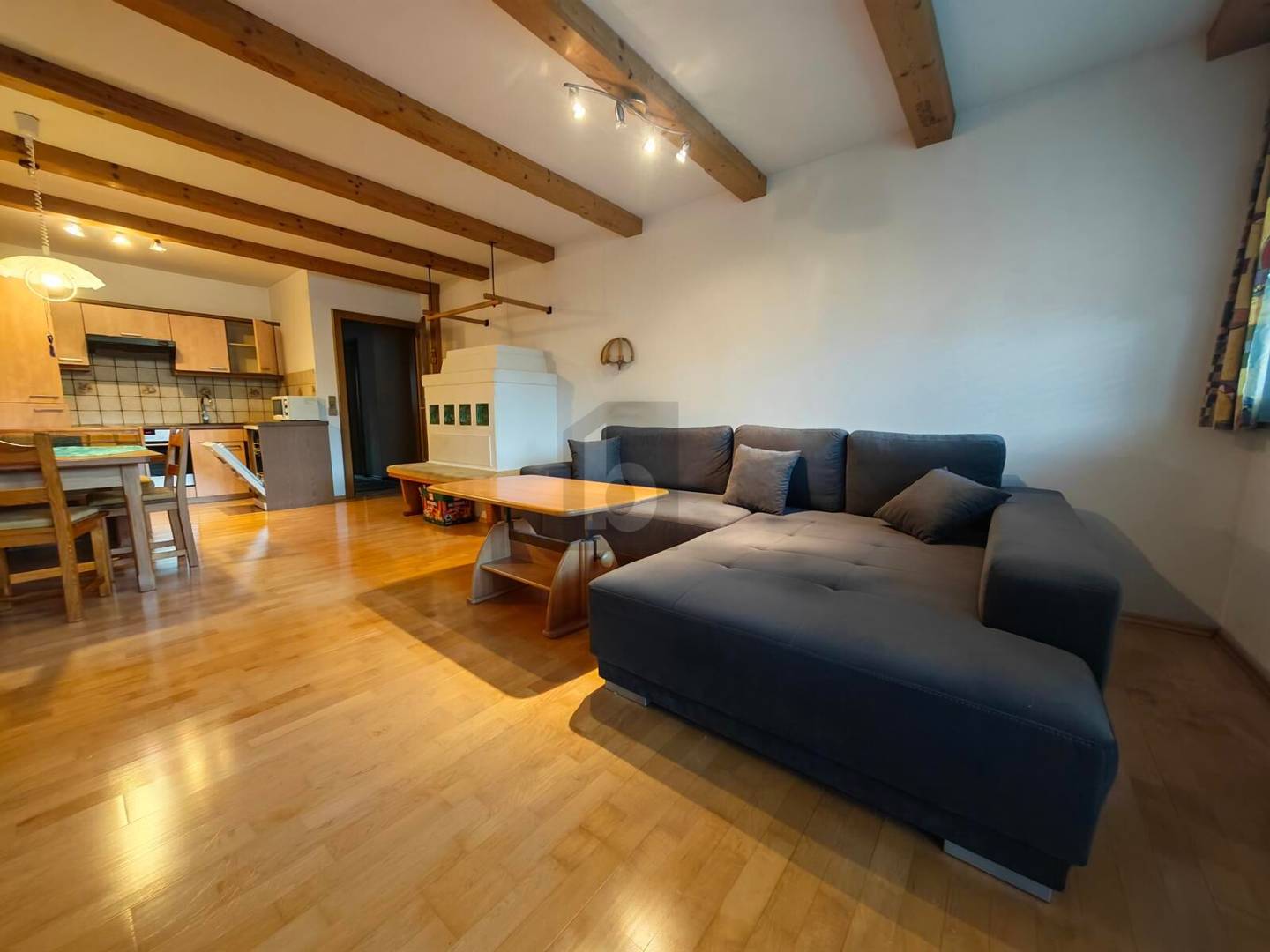 Sunny Wohnung with tiled stove and balcony