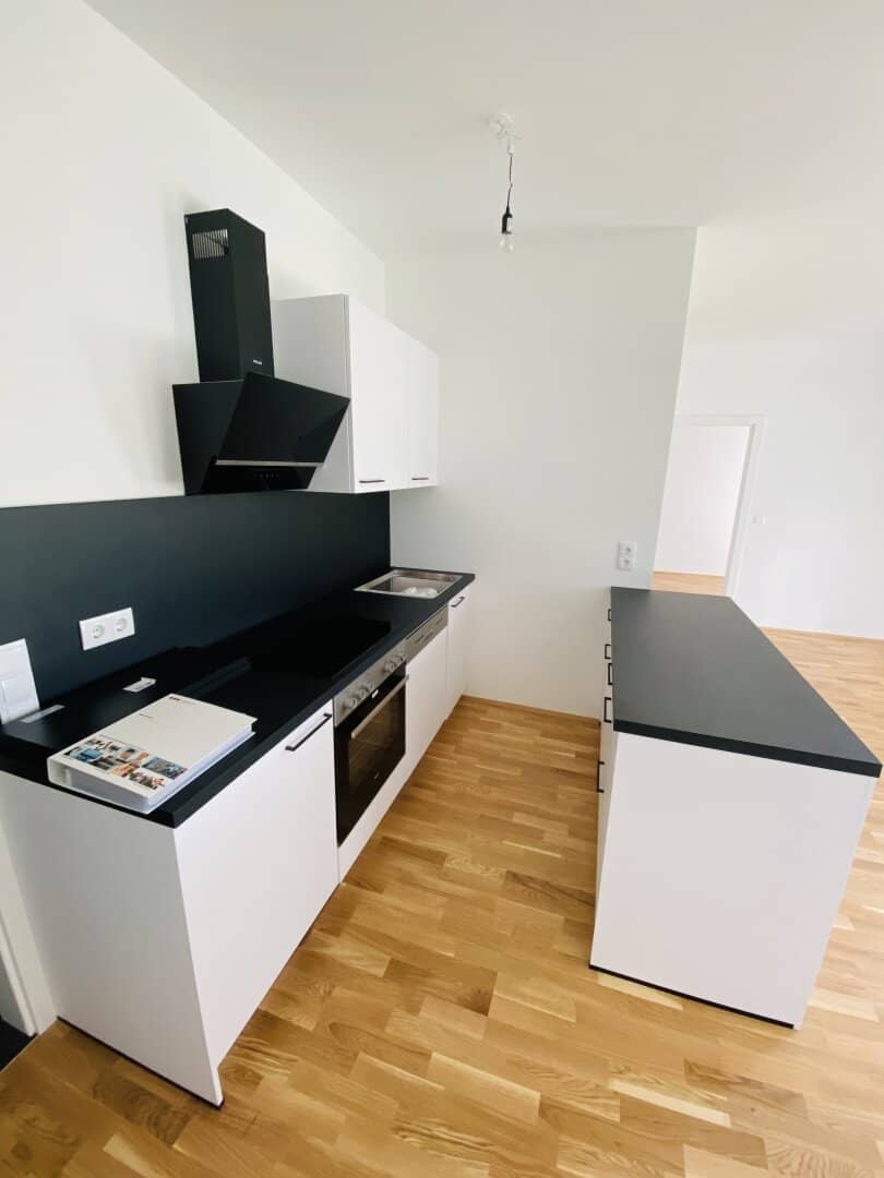 4 room balcony apartment with dream balcony and 2 underground parking spaces in prime location in Kalsdorf
