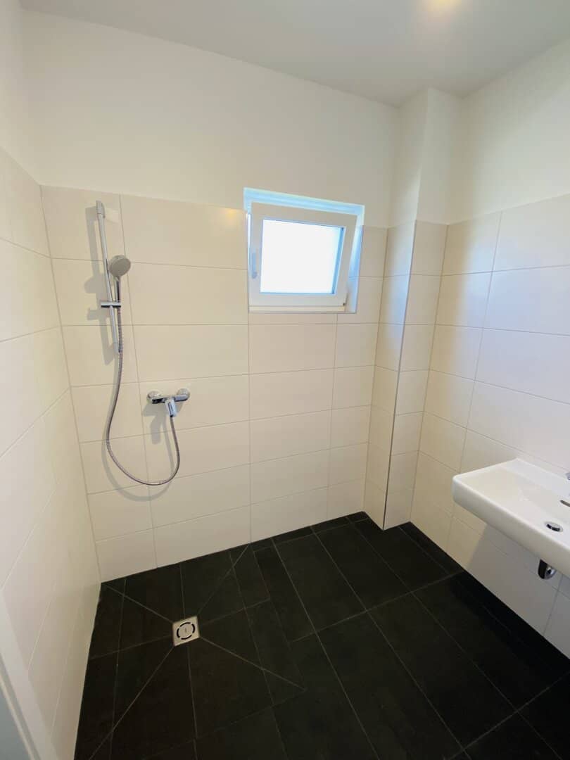 4 room balcony apartment with dream balcony and 2 underground parking spaces in prime location in Kalsdorf
