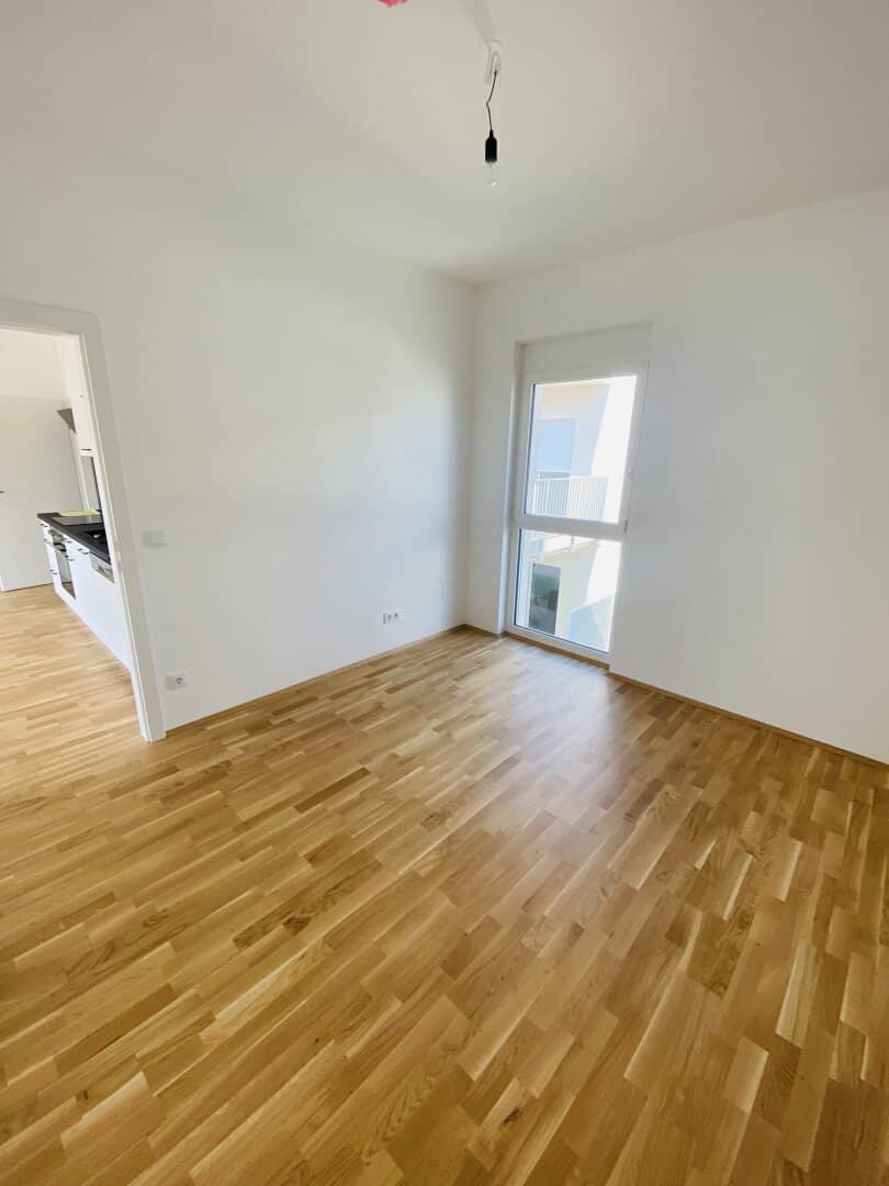 4 room balcony apartment with dream balcony and 2 underground parking spaces in prime location in Kalsdorf