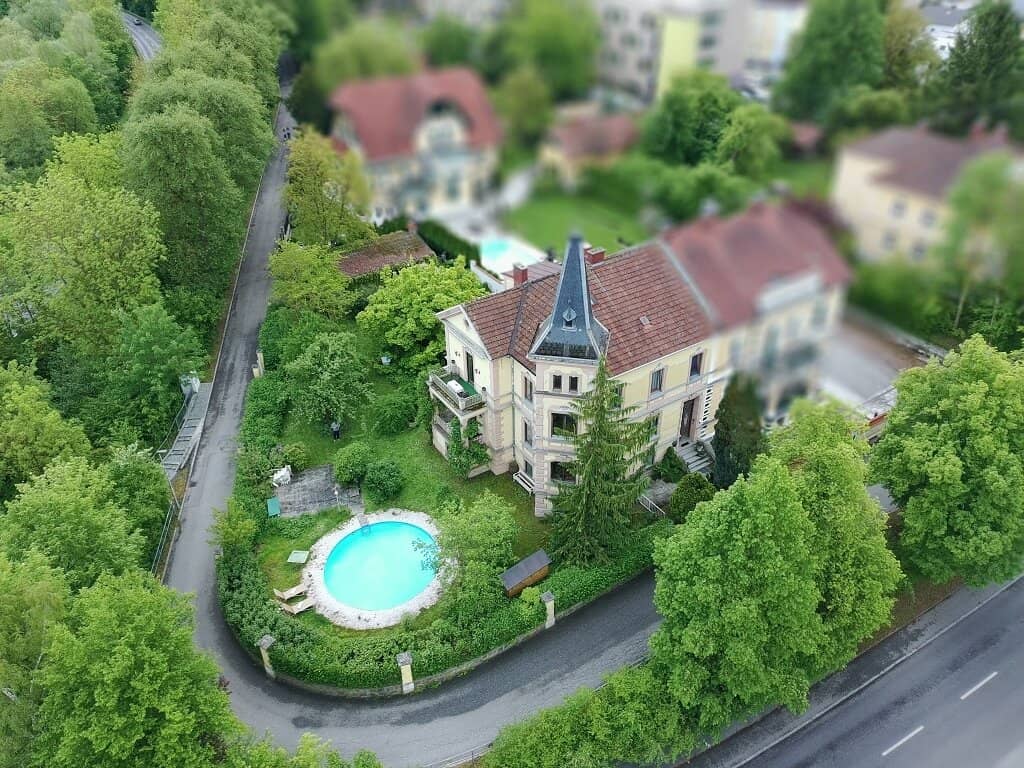 Jahrhundertwende Villa - Ansitz in Schärding - 350 m² Wohnfläche, 1.311 m² Grund, Pool