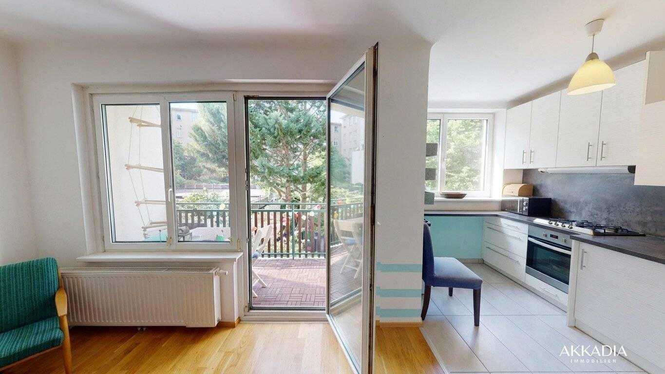 Helle Familienwohnung mit 2 Loggien und Gemeinschaftsgarten