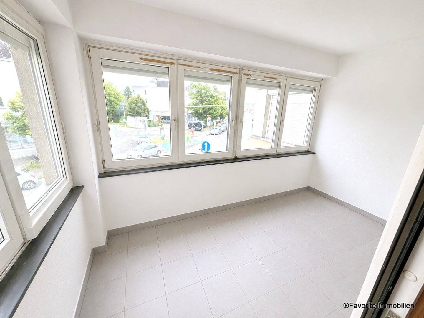 Charmante &amp; zentral begehbare 2-Zi-Whg mit Loggia in 1230 Wien – Top Lage im 23. Bezirk!