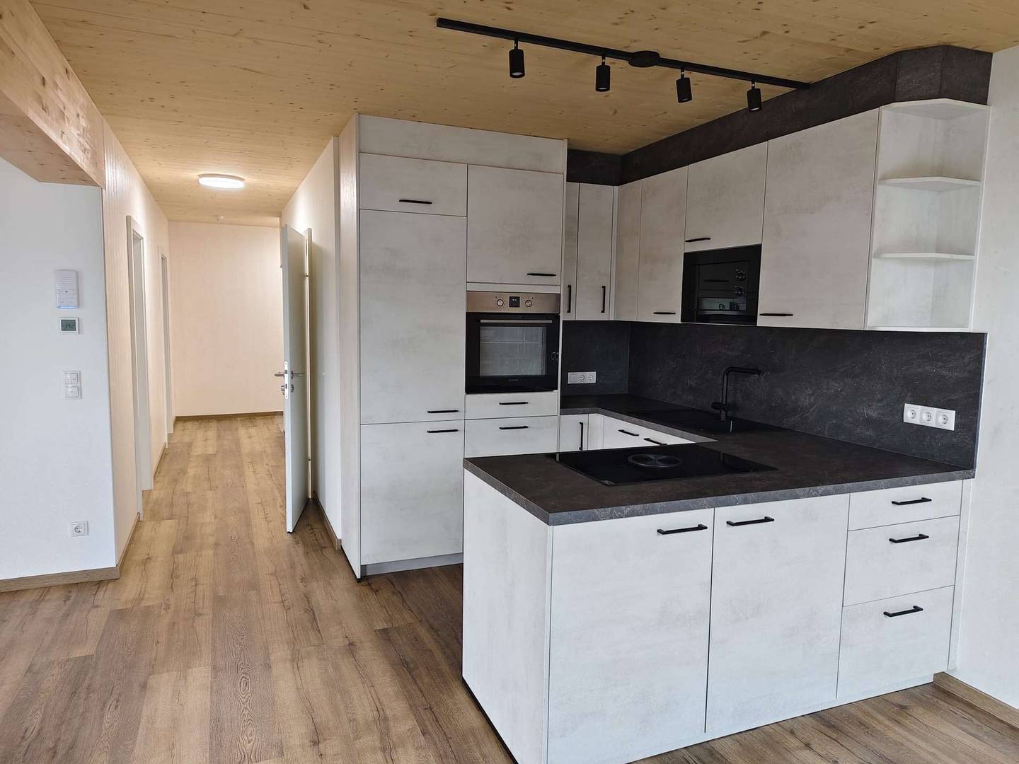 Modern Wohnung with balcony and underground parking