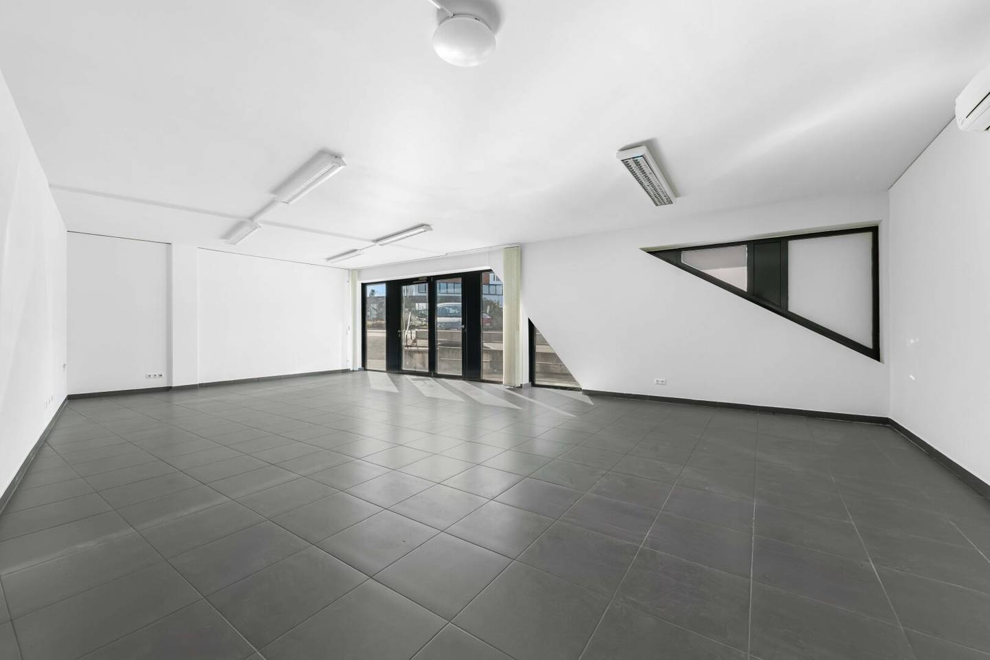 Kärnten – Spittal an der Drau! PRIME BUSINESS LOCATION – Repräsentative Gewerbefläche mit vielseitigem Potenzial