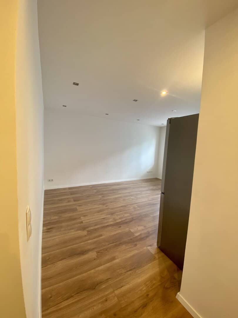 Top renovierte 2-Zimmer Wohnung für Singles im Zentrum !