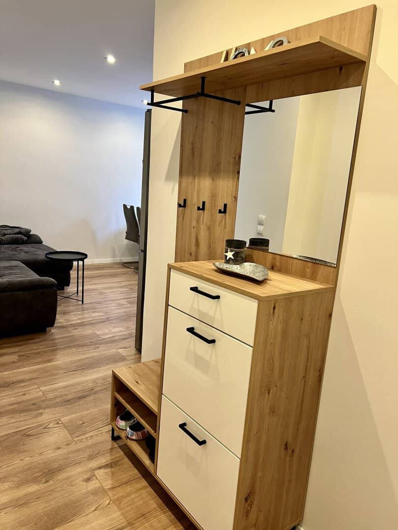 Top renovierte 2-Zimmer Wohnung für Singles im Zentrum !