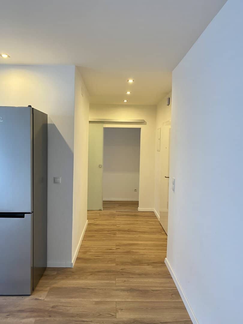 Top renovierte 2-Zimmer Wohnung für Singles im Zentrum !