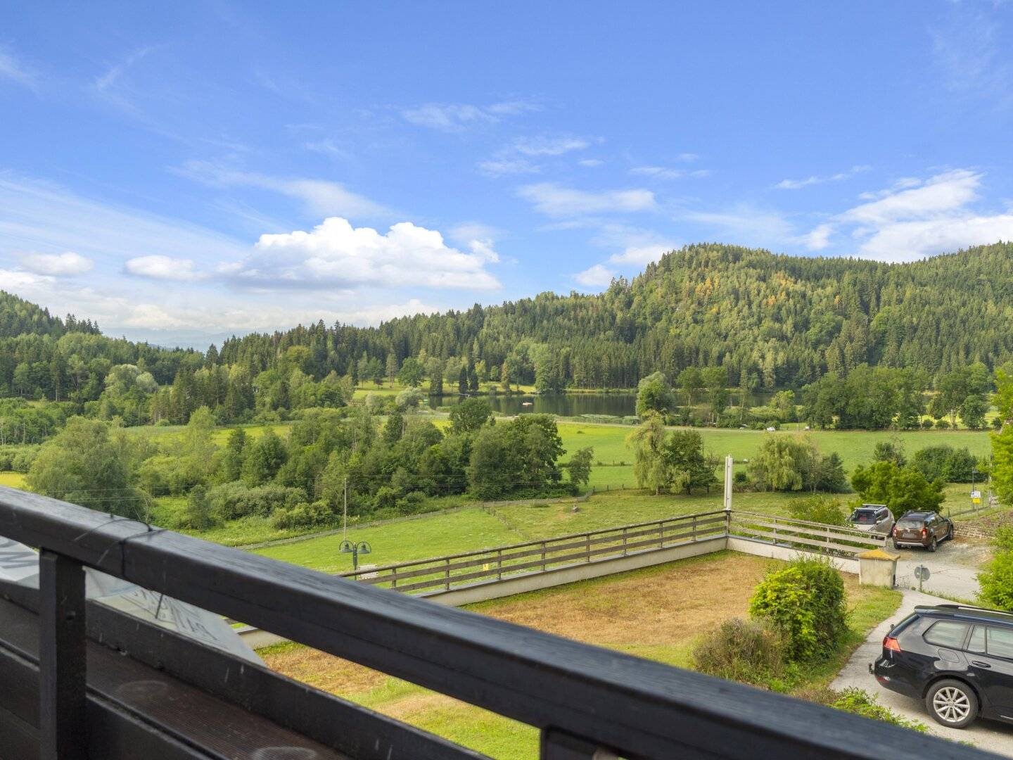 Seeblick inklusive – Appartement mit Indoor-Pool und Sauna