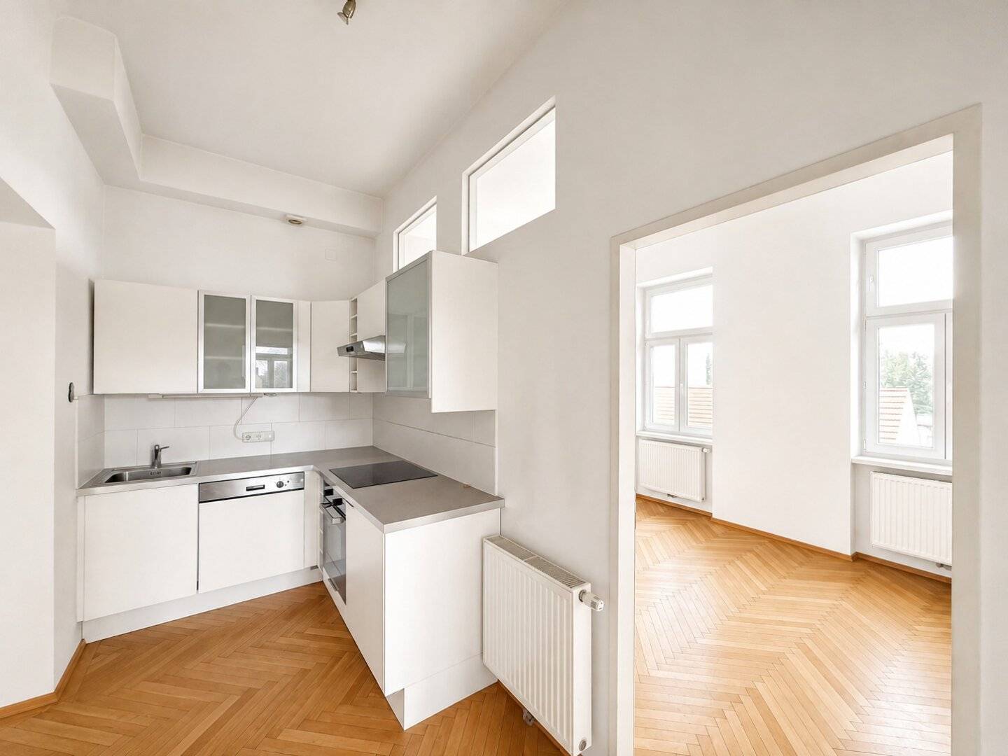 Helle Altbauwohnung mit Erker // 2,5 Zimmer