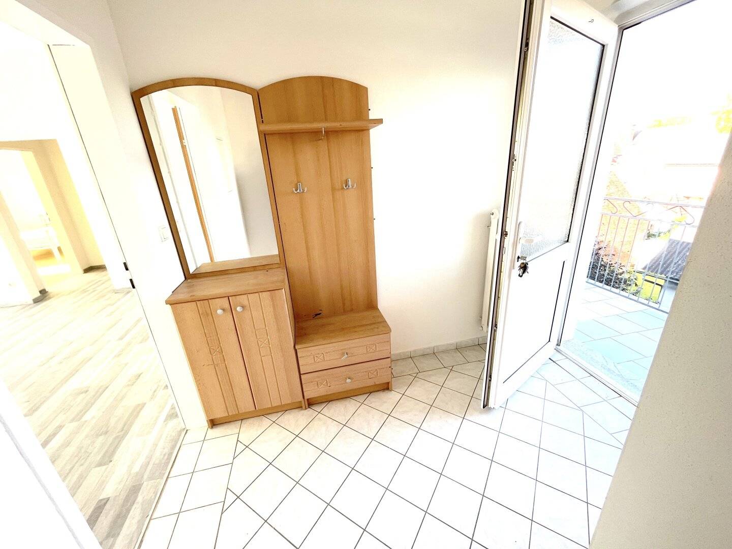 Große 3-Zimmer-Whg am Hauptplatz Jennersdorf