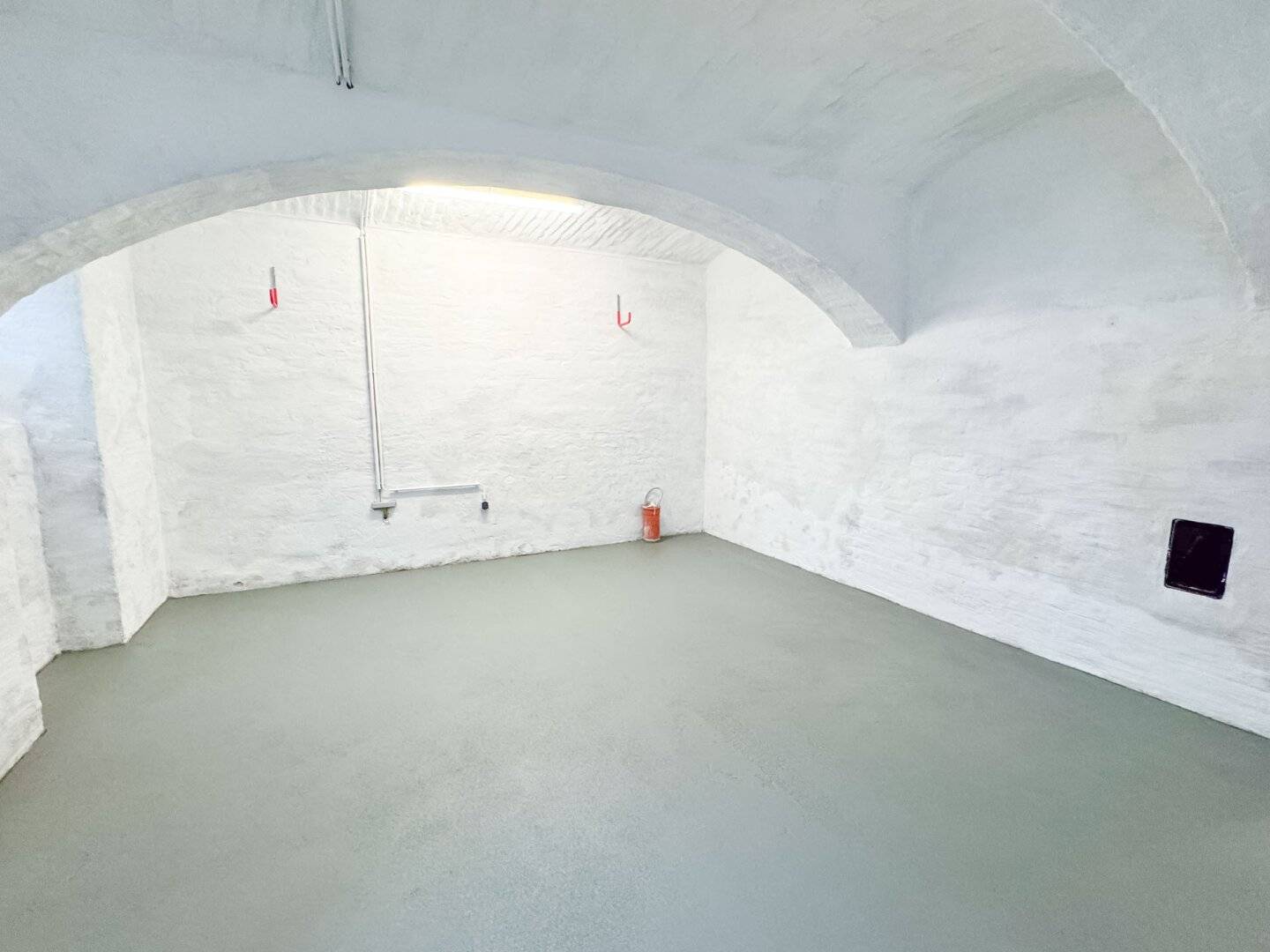 PROVISIONSFREI! Hannovermarkt, Wallensteinstraße Lager / Magazin mit 46,51 m2 Nutzfläche und Strassenzugang zu vermieten!