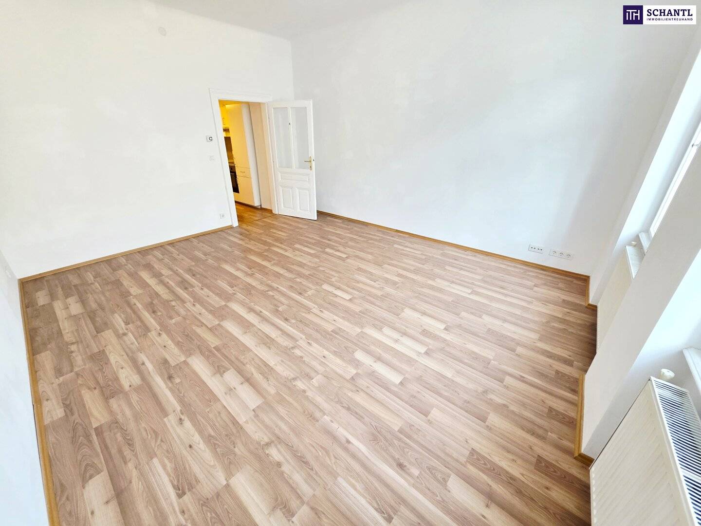 Small, urban, perfectly connected City living with subway at the door Perfect infrastructure Beautiful period building SUMMER promotion Only 50% commission