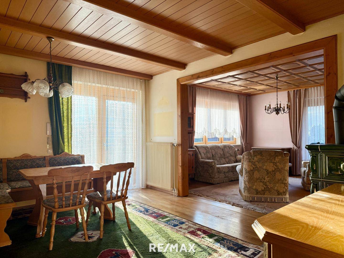 Familienwohnung mit Schneebergblick Terrasse und Garage