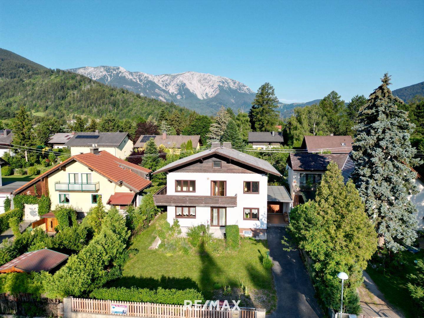 Familienwohnung mit Schneebergblick Terrasse und Garage