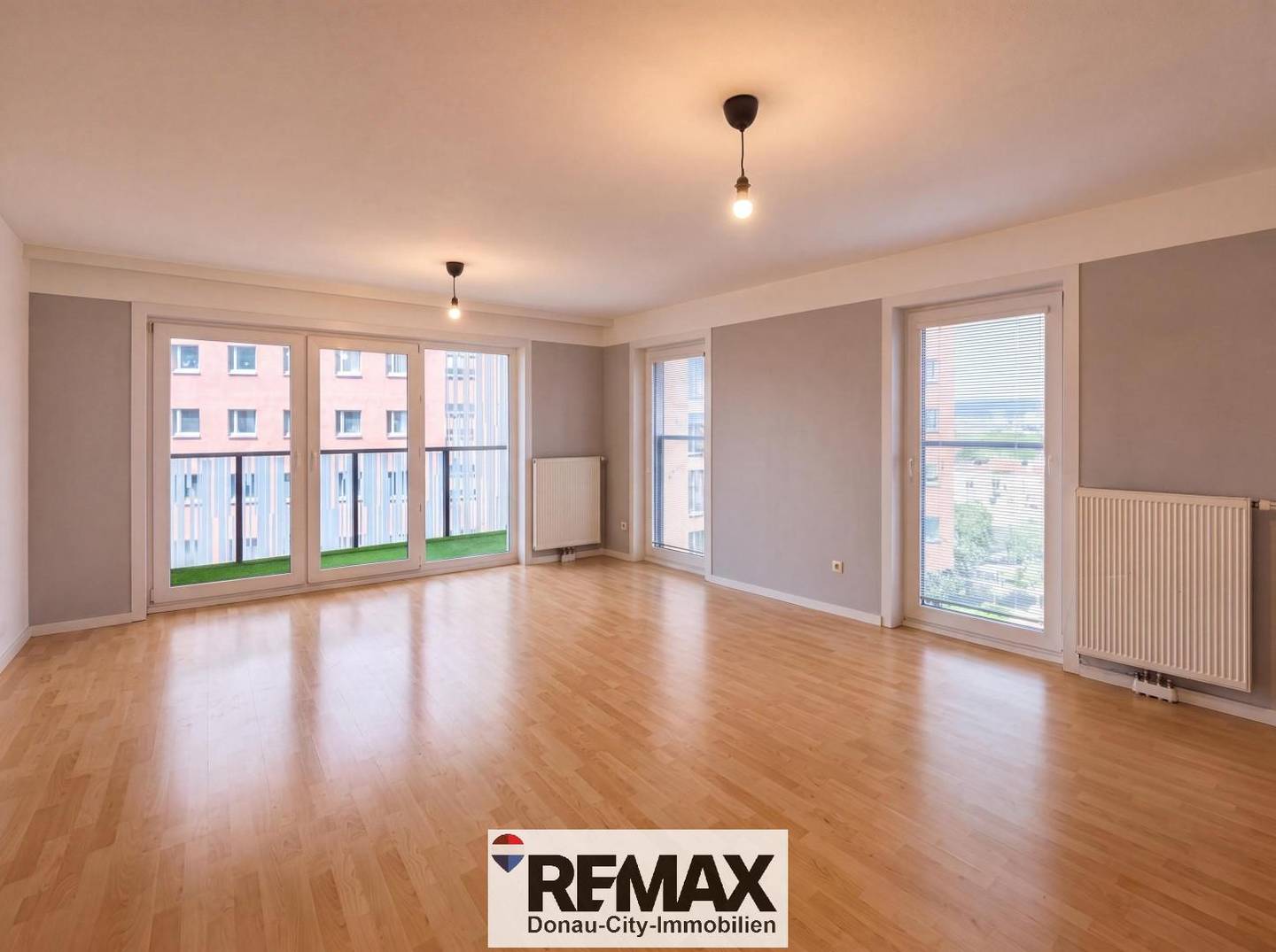 Wohnung mit Loggia und weitem Stadtblick