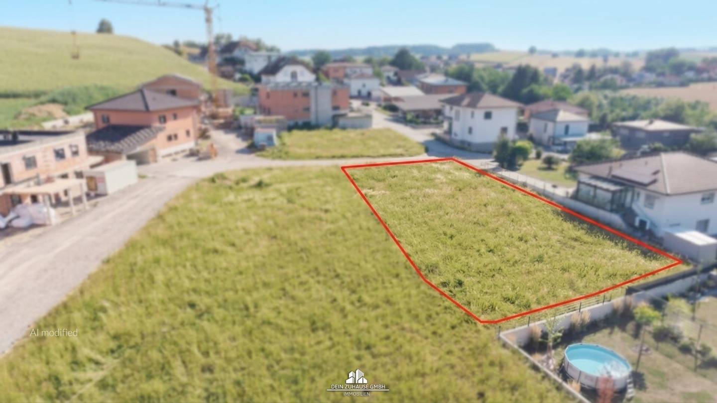 DEIN ZUHAUSE präsentiert: Sonniges Grundstück in Niederthalheim