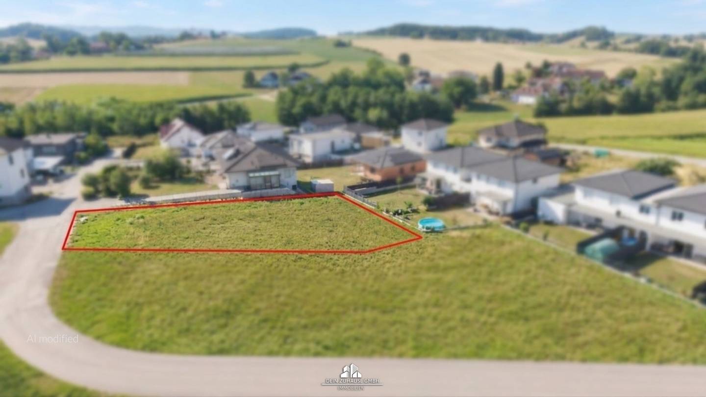 DEIN ZUHAUSE präsentiert: Sonniges Grundstück in Niederthalheim