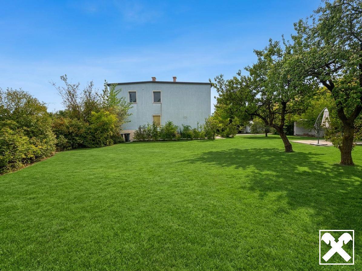 Anlegerwohnung mit großem Garten und Terrasse