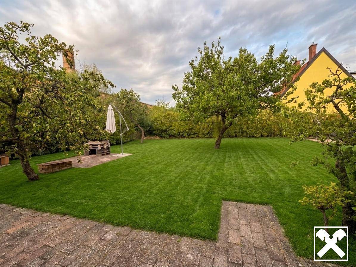 Anlegerwohnung mit großem Garten und Terrasse