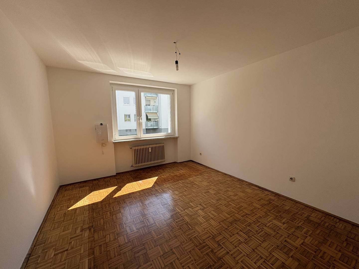 Helle Wohnung mit Loggia nahe Ortszentrum