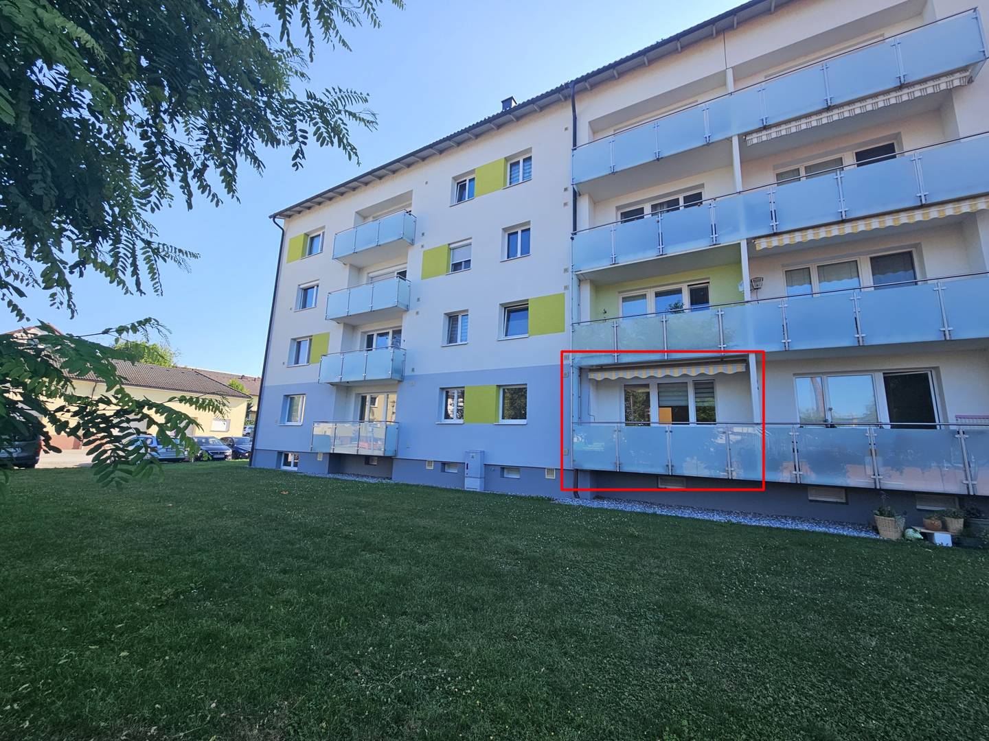 Helle Wohnung mit Loggia nahe Ortszentrum