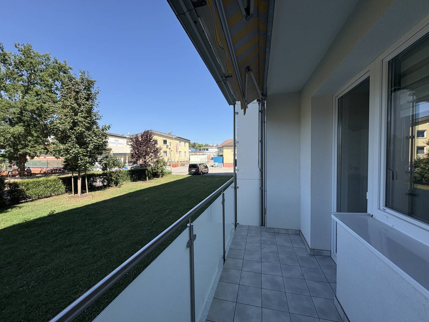 Helle Wohnung mit Loggia nahe Ortszentrum