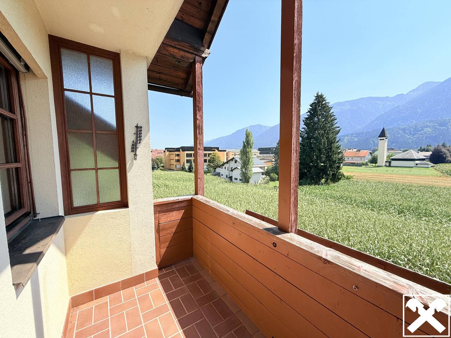 Helle Wohnung mit Bergblick und sonniger Loggia