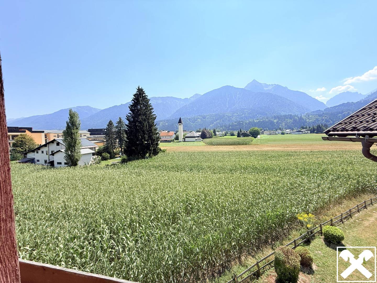 Helle Wohnung mit Bergblick und sonniger Loggia