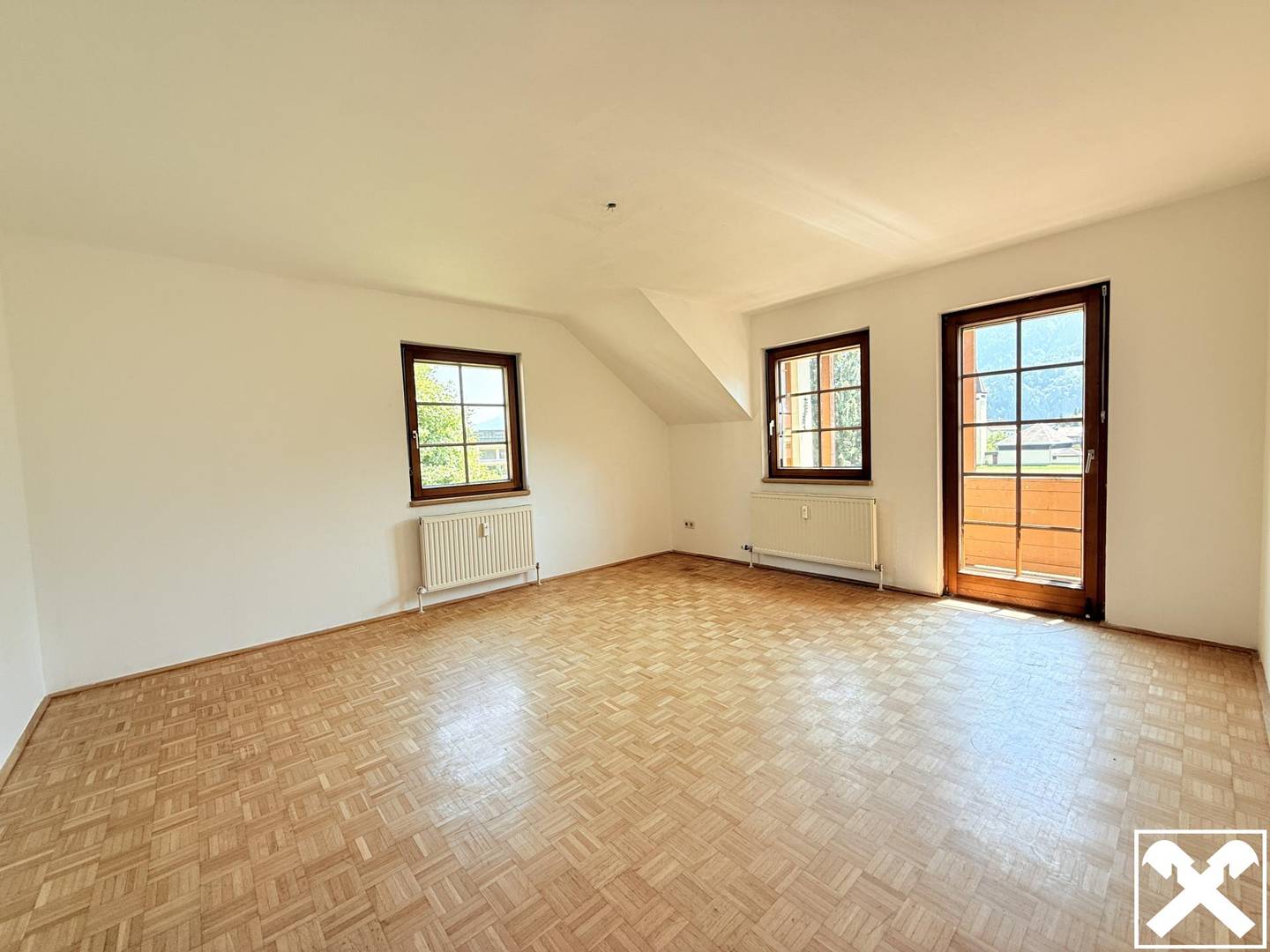 Helle Wohnung mit Bergblick und sonniger Loggia