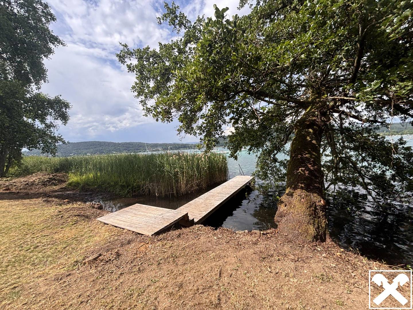 Ferienwohnung mit privatem Seezugang und Badehütte