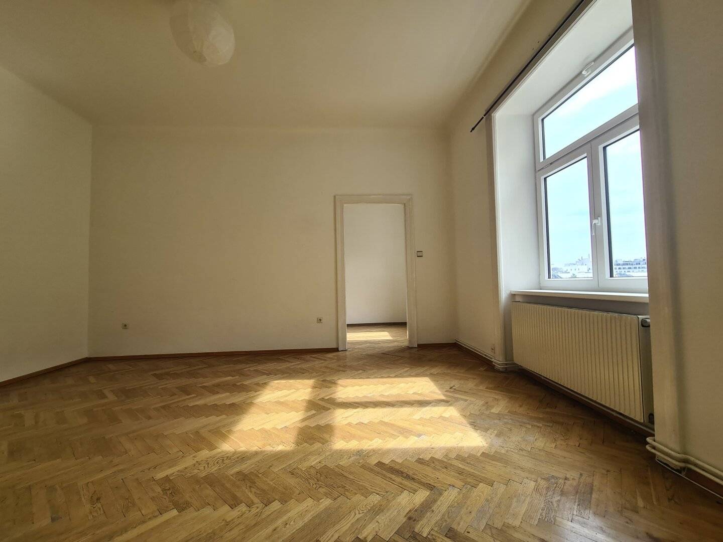 Sonniges Apartment mit bewilligtem Balkon