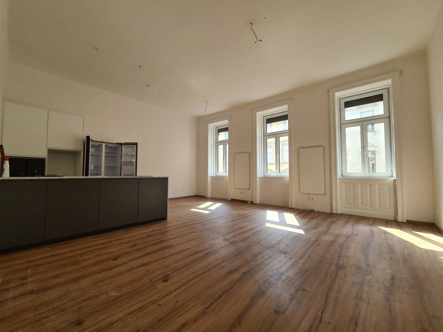Großzügiger 2-Zimmer Altbau | Balkon bewilligt | Alte WU