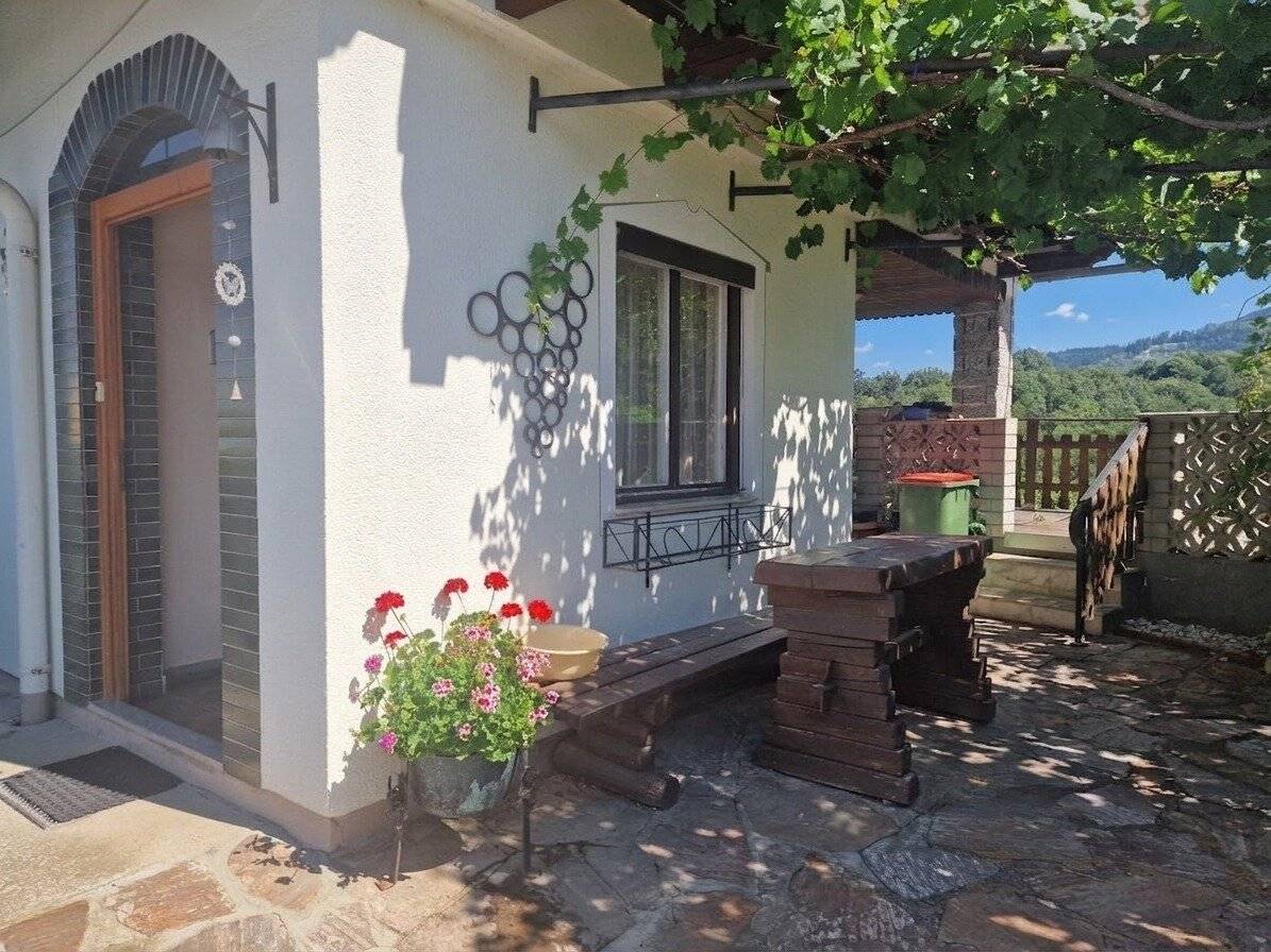 Handwerker gesucht - ländliches Einfamilienhaus mit Flair und einem wunderschönen südlichen Weitblick in Oberlatein - 8552 Eibiswald