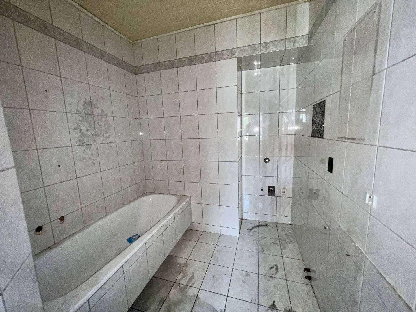 2,5 Zimmer - WG-Hit mit Balkonmöglichkeit in 1160 Wien - Airbnb-Möglich!