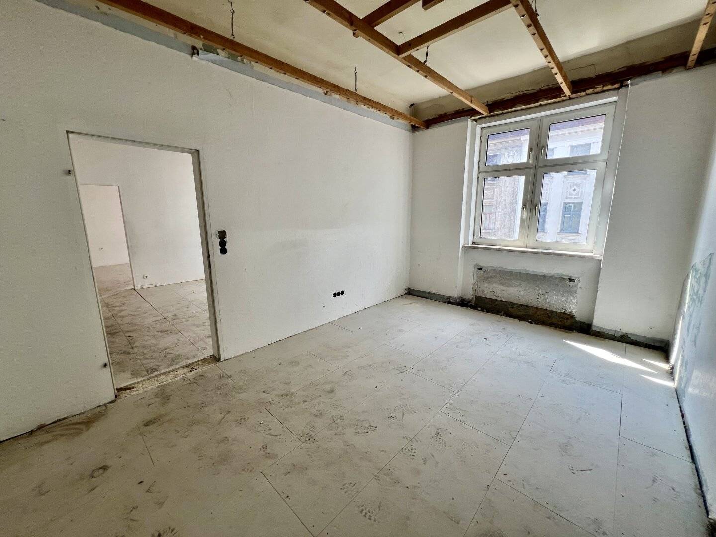 4 rooms - Flatshare hit with balcony possibility in 1160 Vienna - Airbnb possible