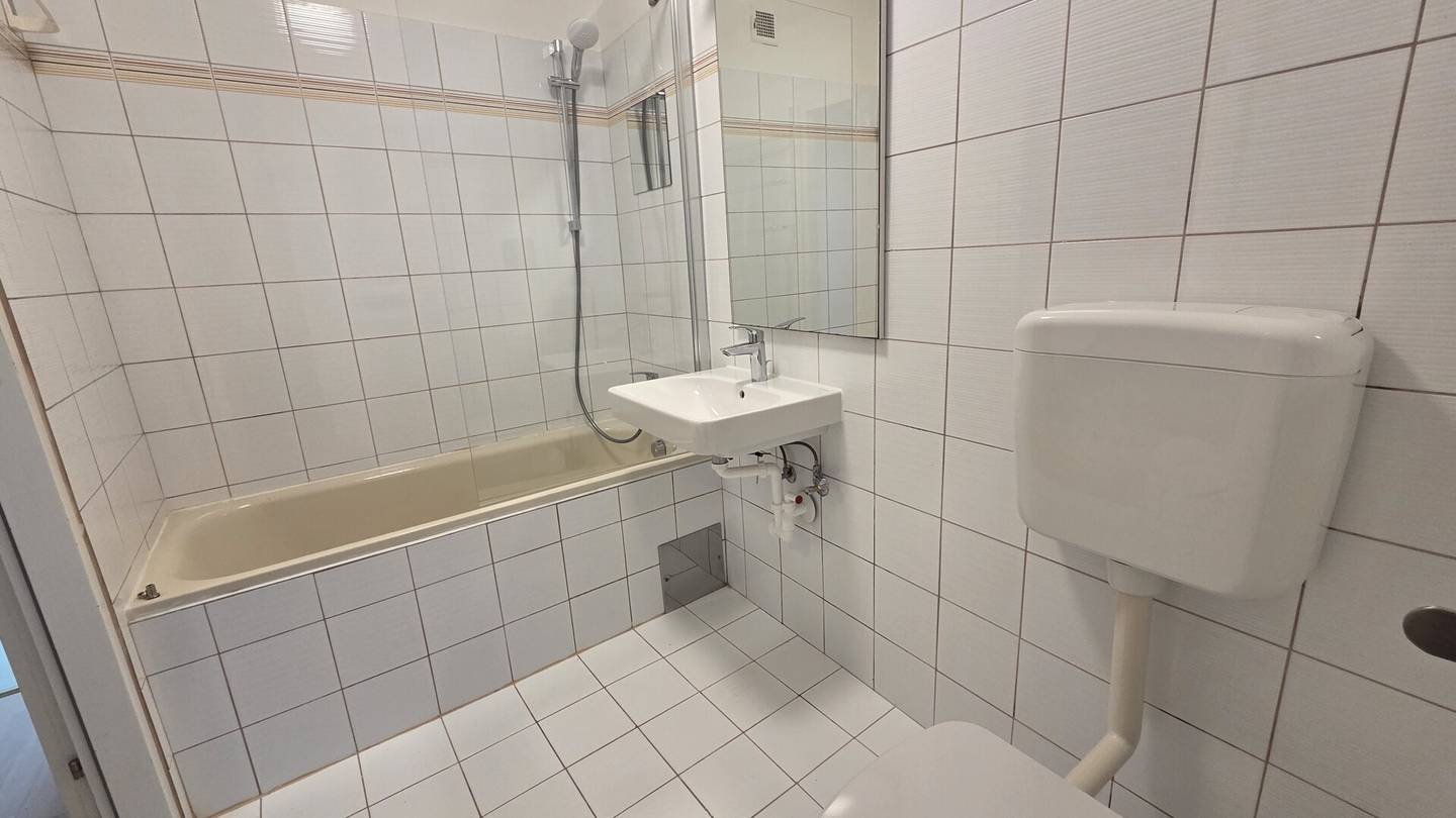 Sporty Apartment - S-Bahn Liesing - Quick everywhere - 3rd floor without elevator