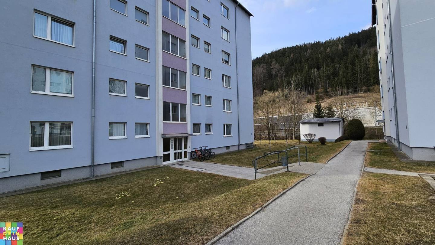 3 Zimmer Genossenschaftswohnung- Erstbezug nach Sanierung - neben Fröschnitzbach und Bahnanlage
