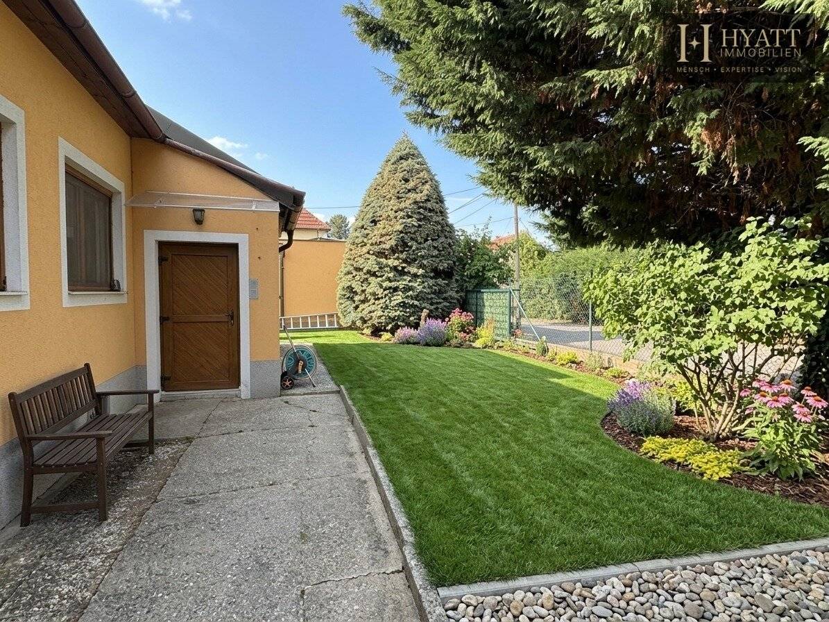 Gepflegtes Einfamilienhaus in absoluter Ruhelage – 428 m² Grundstück mit Garten &amp; großzügiger Garage
