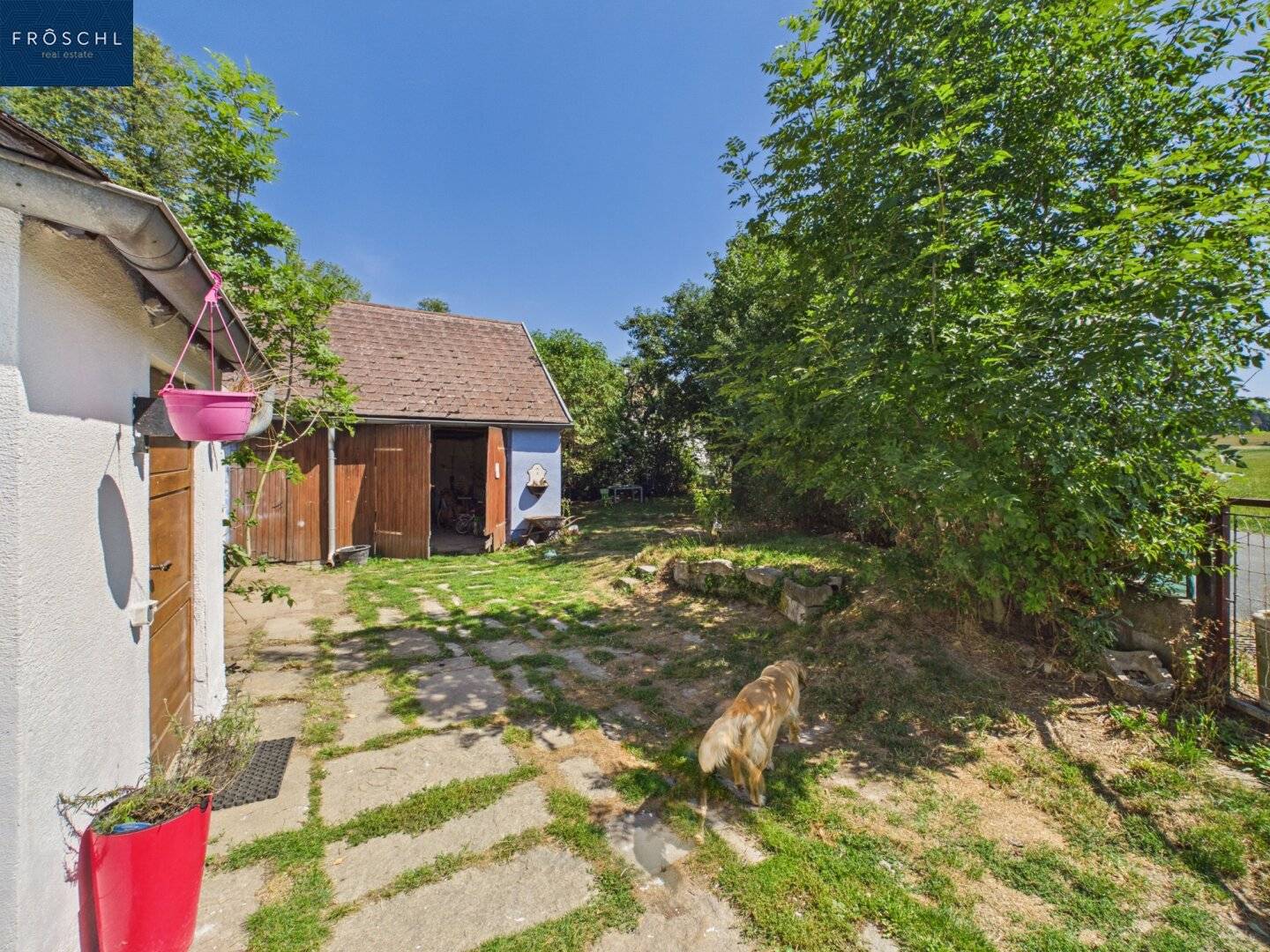 Ruhig wohnen im Waldviertel: Haus mit Garten, Garage und Entwicklungspotenzial nahe dem Schwimmteich