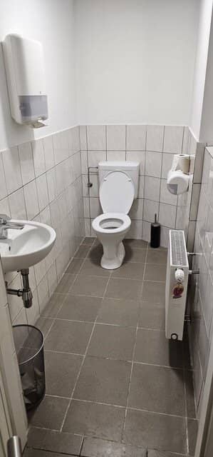 Wegen Pensionierung: Tolle Imbißstube mit Innenhof und einer ebenerdigen Wohnung in Hauptplatznähe Oberwart!