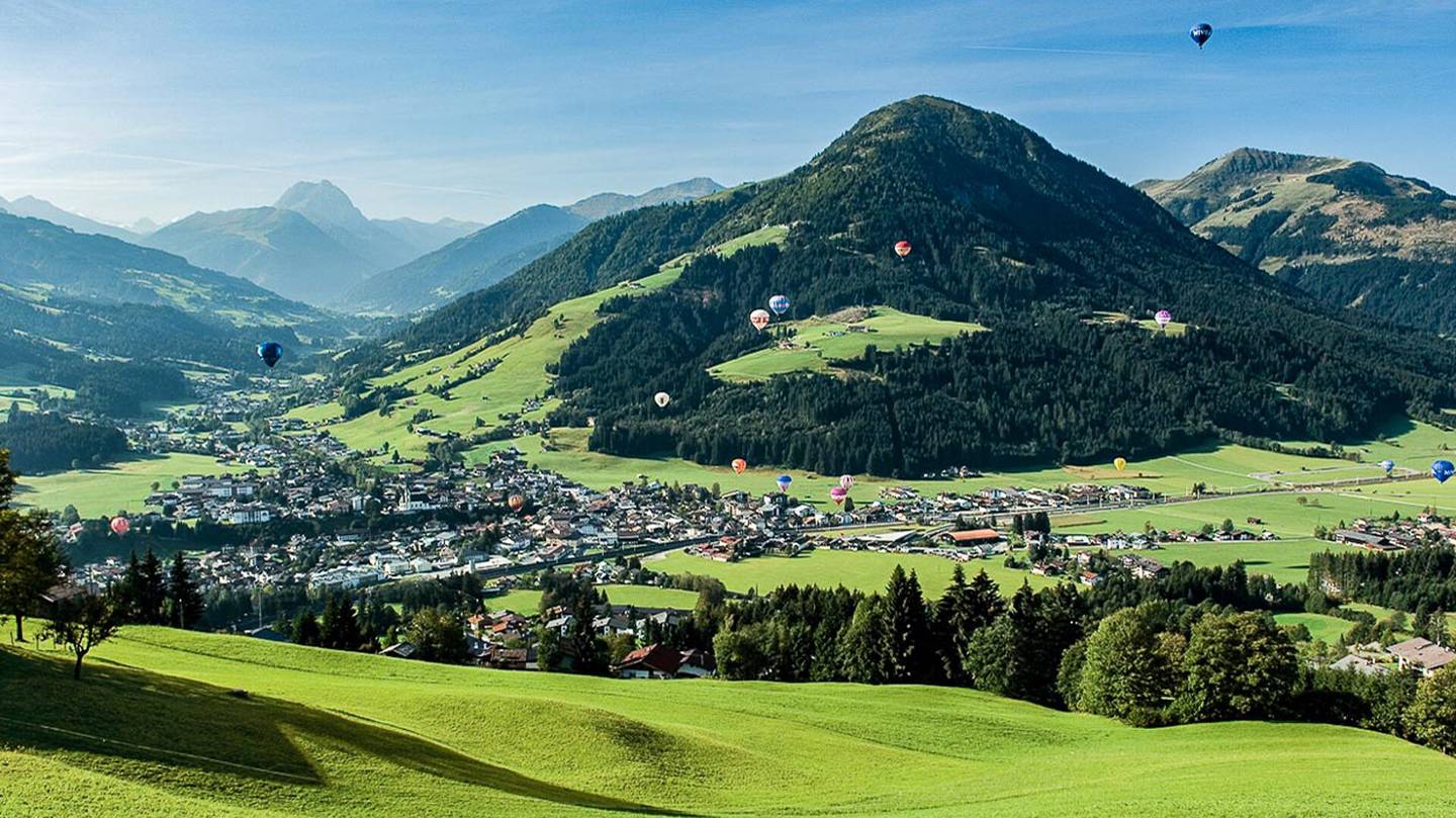 Erdgeschosswohnung ski in ski out mit Glaskamin und Bergblick