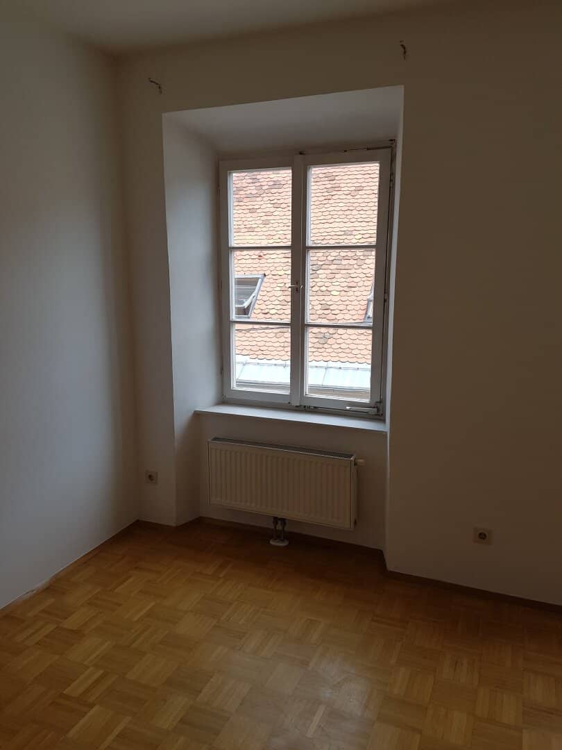 Studentenhit! Gemütliche, 2-Zimmer-Wohnung, 1 Schlafzimmer/Wohnzimmer und ein Zimmer Kochen/Essen, Bad mit Waschmaschinenanschluss, Dusche und Toilette, Vorraum: gepflegt, super zentral, UNINÄHE Technik, ohne Lift