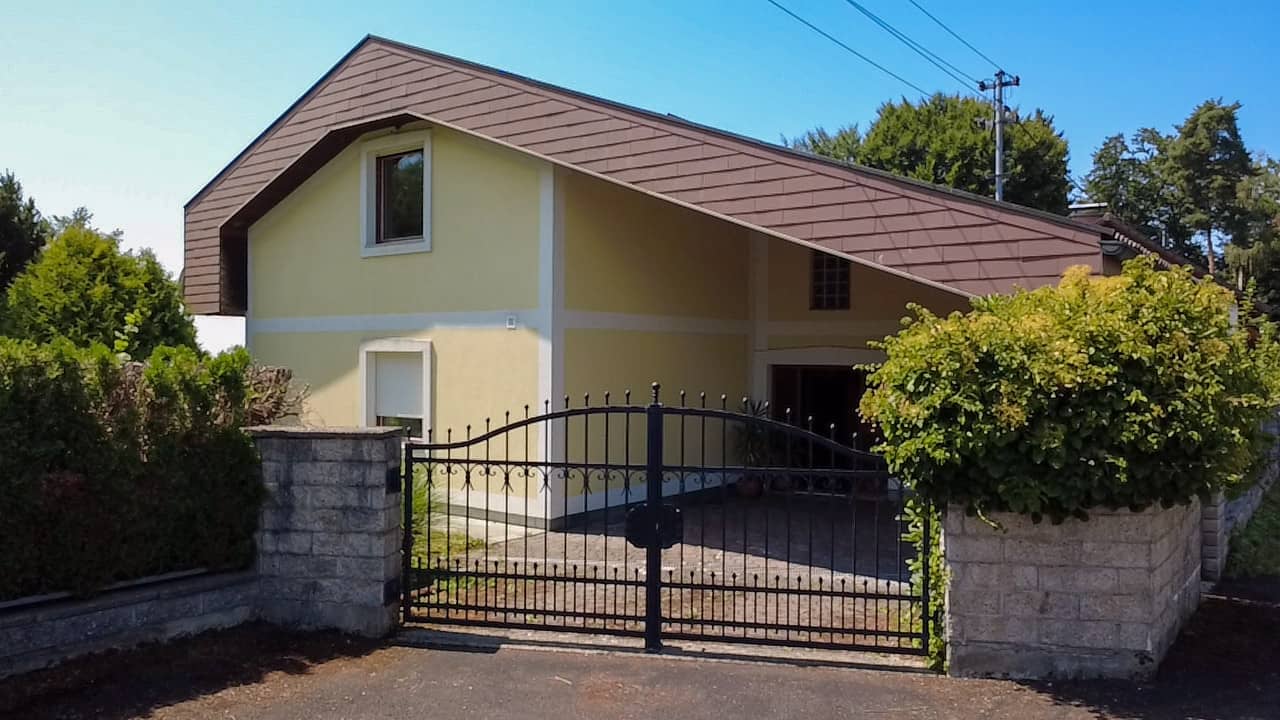 Großes Grundstück mit Garten und Garage Familienwohnung
