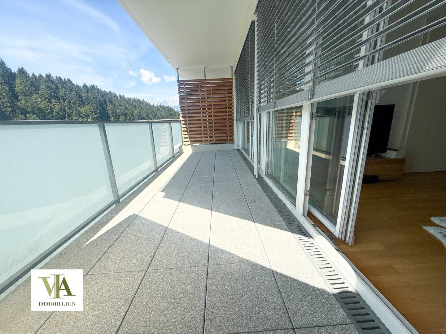 Neuwertige, voll möblierte 2-Zimmer-Wohnung mit Balkon Richtung Kaisergebirge in Kitzbühel zu vermieten