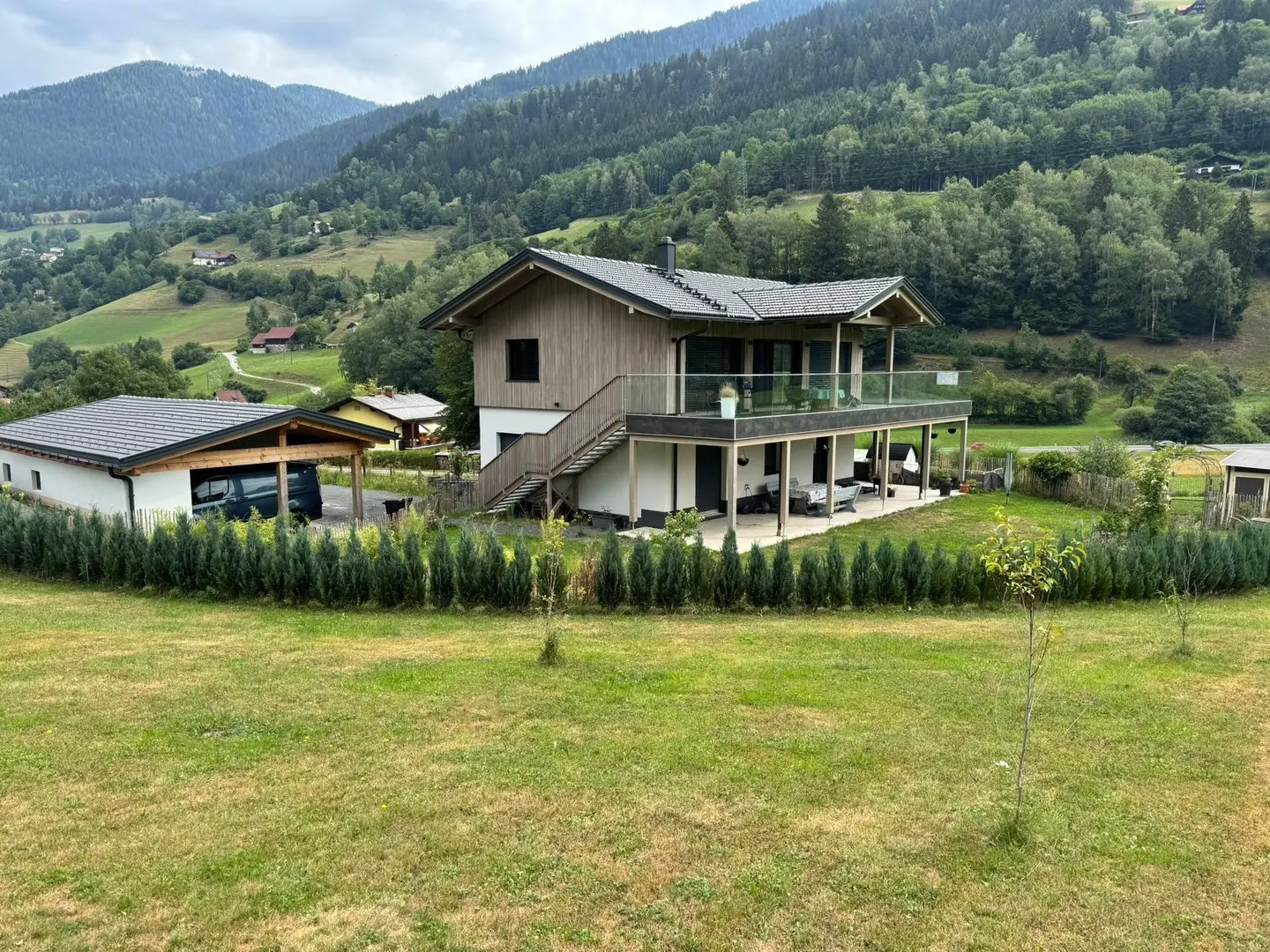 Neuwertige Familienwohnung mit Panoramablick Brennsee