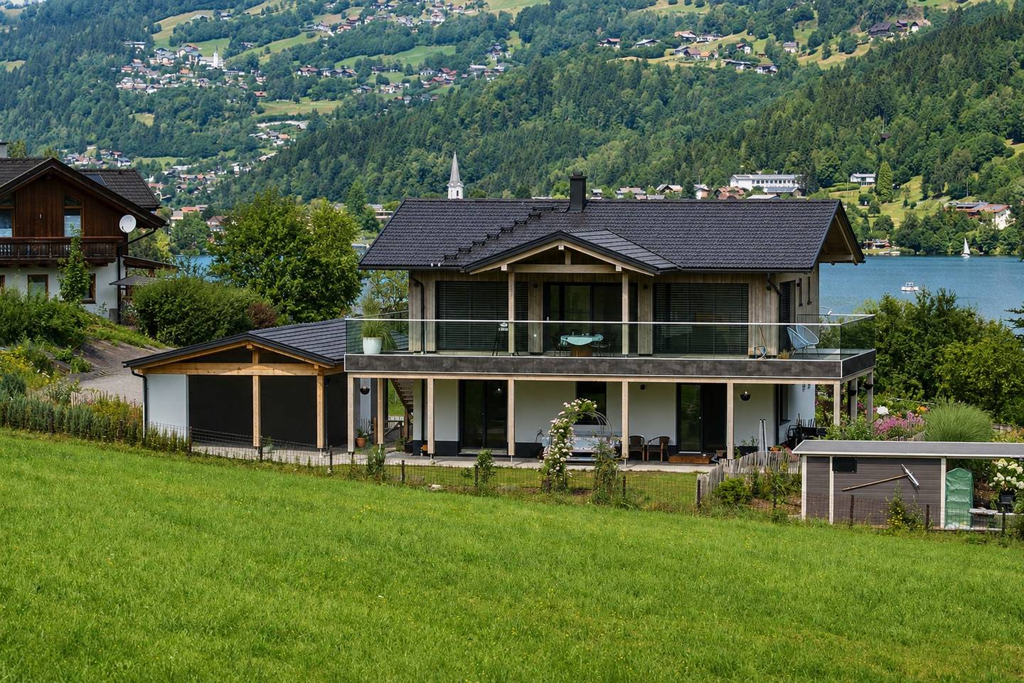 New family apartment with panoramic Brennsee view