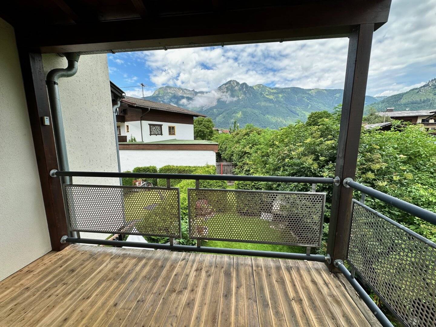 Kramsach: 2-room rental apartment available immediately, 55 m², balcony, parking space, fitted kitchen, €1,090 total rent